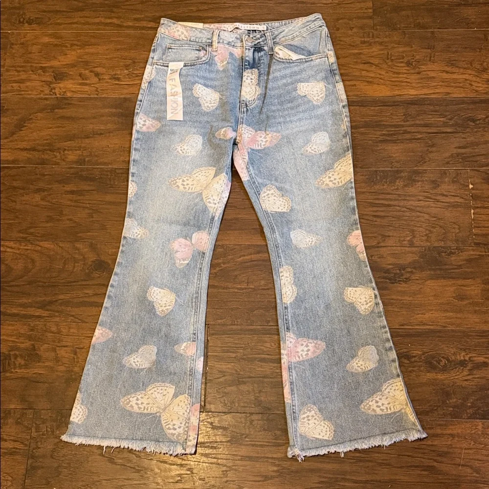 Tinseltown Blue Heart Pattern Flare Jeans - Picture 1 of 3